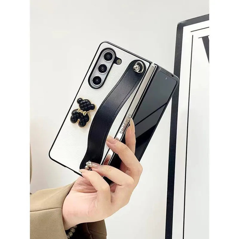 Fashion 3D Bear Wrist Bracelet Phone Case for Samsung Galaxy ZFold 5 ZFold 6 7 Z Fold 4 3 2 Lanyard Necklace Chain Leather Cover