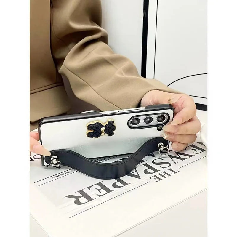 Fashion 3D Bear Wrist Bracelet Phone Case for Samsung Galaxy ZFold 5 ZFold 6 7 Z Fold 4 3 2 Lanyard Necklace Chain Leather Cover